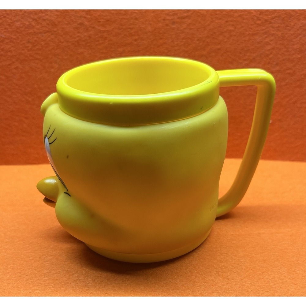 Vintage Tweety Bird Mug Plastic Coffee Cup Warner Bros Looney Tunes 1992 - Picture 2 of 7